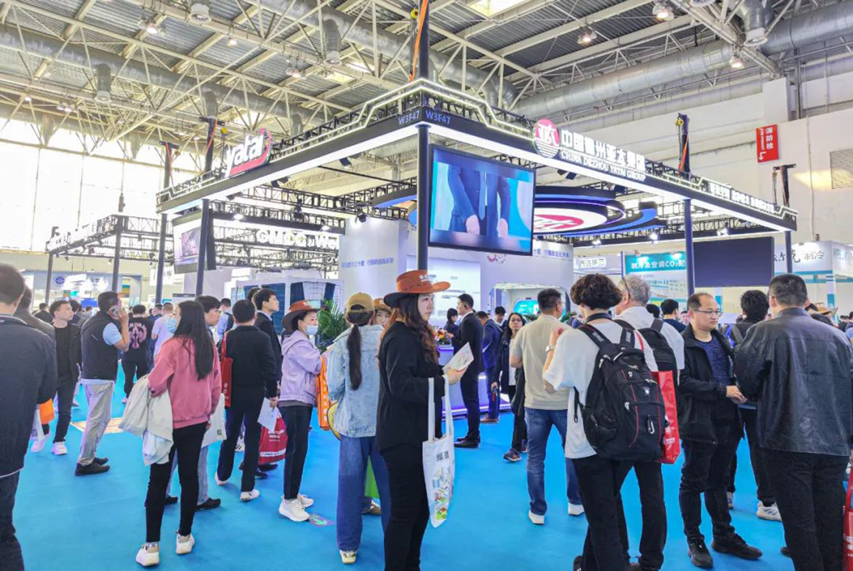 直击展会次日 人气依旧非凡