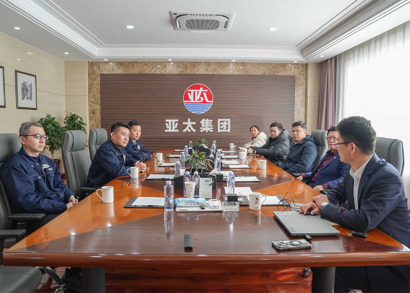 天瑞重工领导来亚太集团考察调研